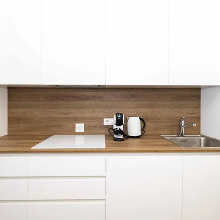 Egliu Apt W/terrace, By Cohost Apartment *