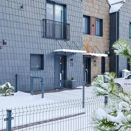 Egliu Apt W/terrace, By Cohost *